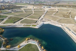 Das Quartier Seecarré an der westlichen Sonnenallee im Norden der Seestadt wird großteils autofrei, verkehrsberuhigt und grün gestaltet.